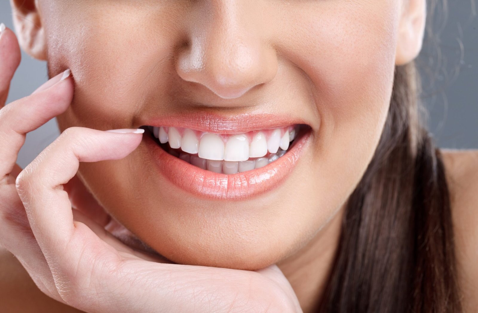 Top Teeth Whitening Methods: Dental Clinic or Home?