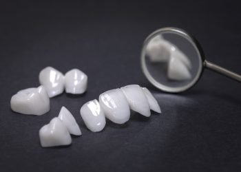 Emax Veneers vs Zirconium Crowns: Lifespan, Overview, Problems, Strength